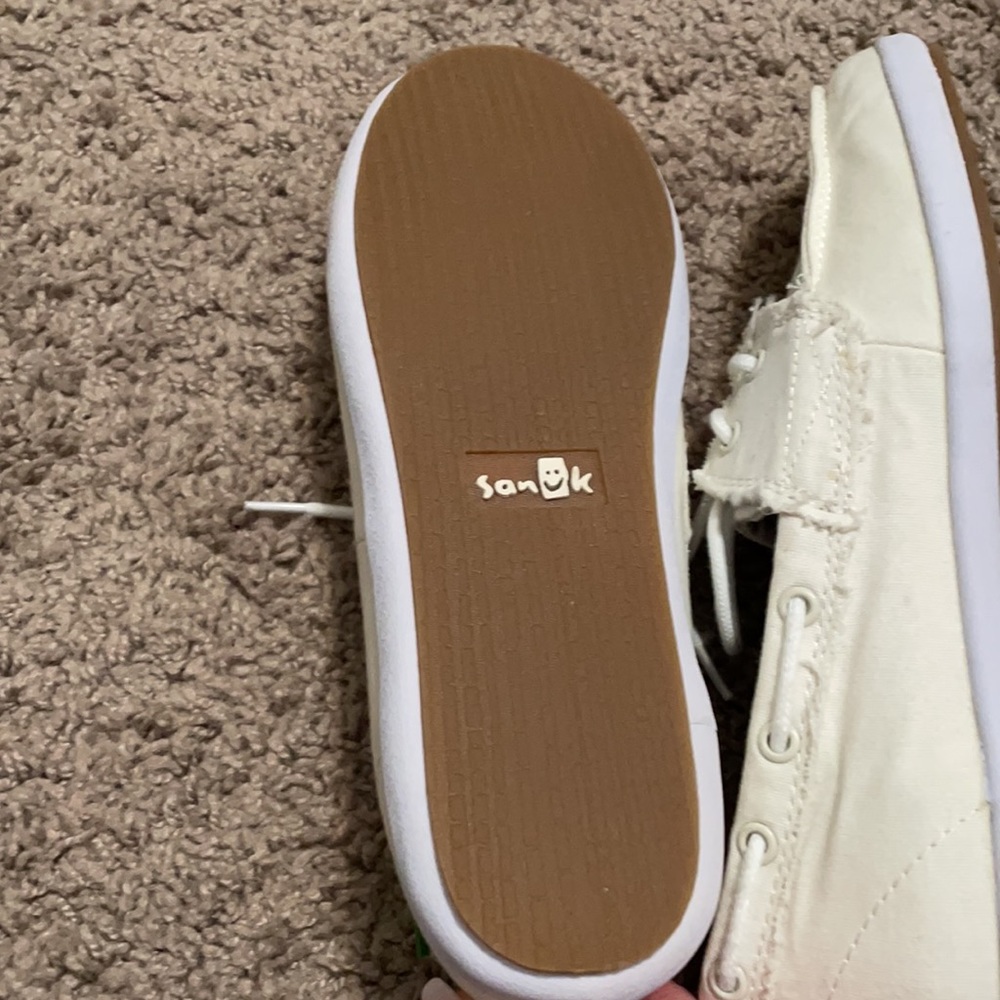 Sanuk shoes - Picture 4 of 5
